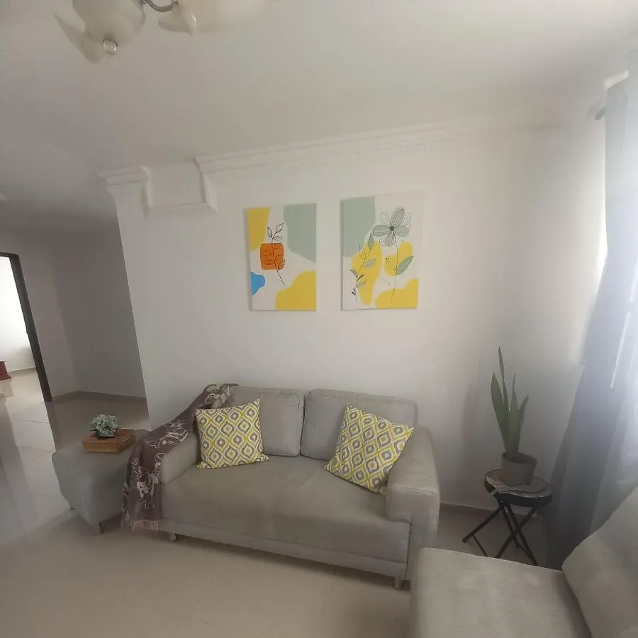 Habitacion En Apartamento Compartido Al Frente Del Cc Unico Barranquilla  Colombia